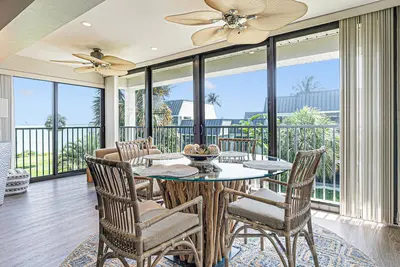 Image de Mariner Pointe 813: Top Floor Unit w/ Water Views!