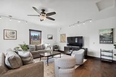 Image de Glacier Gateway Home-Sleeps 10-20 min. to Glacier