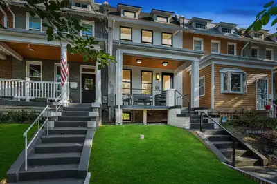 Image de Luxury rowhouse w/parking - centrally located