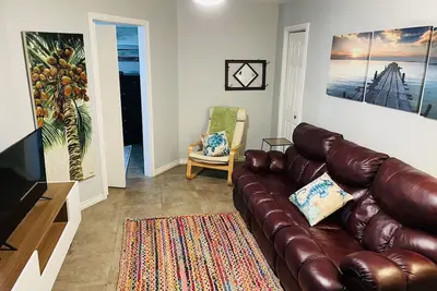 Image de Sealy Suites B Historic East End - Walk to Beach, Utmb & Strand