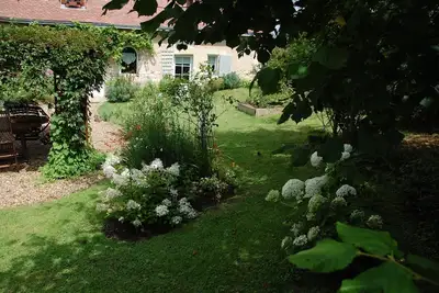Image de Propriete De Campagne Au Bord De La Foret Et Du Vignoble