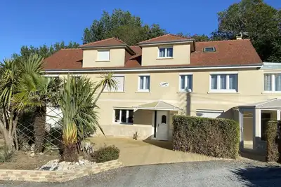 Image de Les Sycomores grand gîte 8 personnes avec spa, 5 minutes à pied de la mer