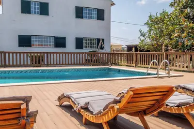 Image de Cheerful villa with pool