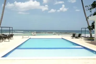 Image de Private Beachfront Property with access to private pool, hot tub and beach!