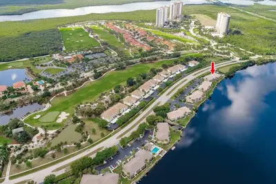 Image de Beautiful Condo with Magnificence Water Bay View