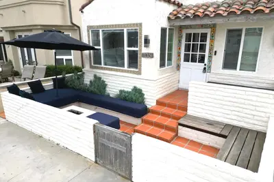 Image de Stunning Spanish Cottage Ocean Views Steps from the Ocean in Newport Beach!