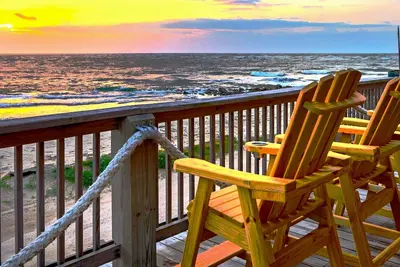 Incredible Ocean Sunrise Views, Sleeps 12, Experienced Vrbo Premier 5 Star Host