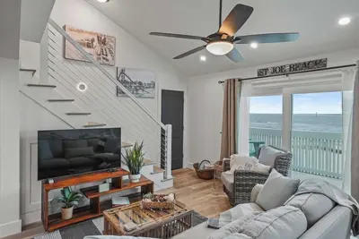 Image de SeaMaiden | Oceanfront 2 Bdm Condo | Pets Ok