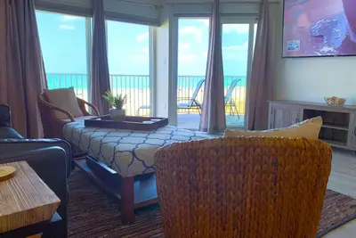 Image de The Villas A-9 - Premium 2 Bedroom 2 Bath Oceanfront Condo