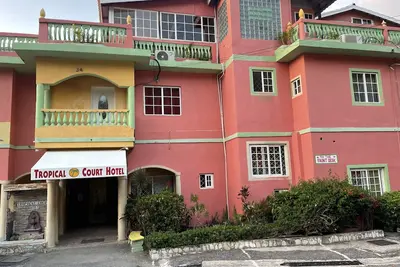 Image de Tropical Court Hotel