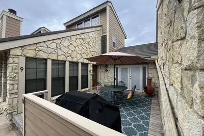 Image de Two Bedroom Townhome With Pool in Horseshoe Bay.