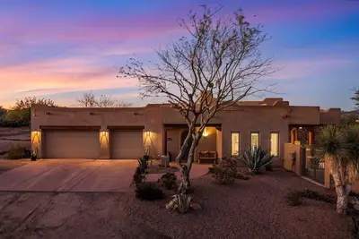 Image de Serene Scottsdale Home:Heated Pool, HotTub, FirePit, Putting Green & Mountain Views