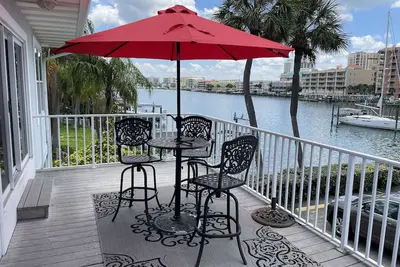 Image de Clearwater Beach Penthouse - \nprivate balcony gulf view on a quiet street.