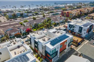 Image de Vacation Rental with Rooftop Ocean Views!