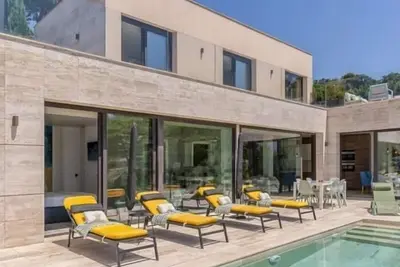 Image de Danlux Rosalicia Maison De Luxe Avec Piscine