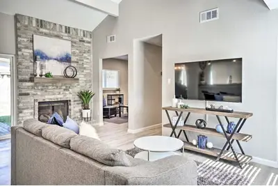 Image de Game Room/Office in Stylish Family Stay