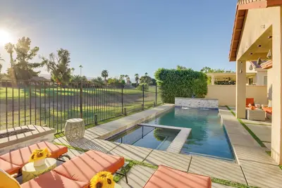 Image de 2 Mi to Coachella Grounds: Home w/ Fire Pit!
