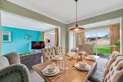 Image de BridgeCity 4 bedroom house with parking in Maidstone Town