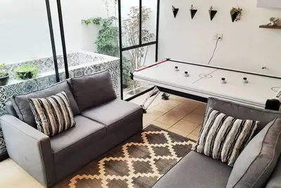 Image de Exclusive Bugambilias Lukasa Home alberca & airhockey.