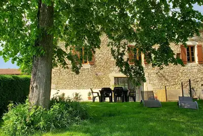 Image de Cottage on the farm under the lime trees