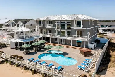 Image de Royal Shell | Oceanfront | Heated Private Pool, Hot Tub