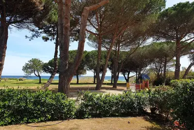 Image de La Costa verde les pieds dans l'eau, jardin et front de plage