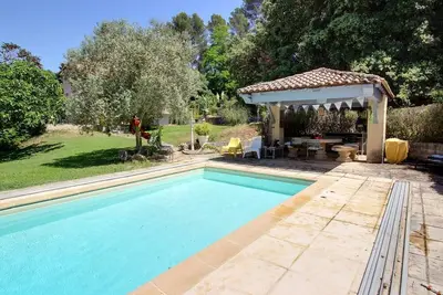 Image de Villa avec piscine privé et spa entre Aix-en-Provence et Marseille