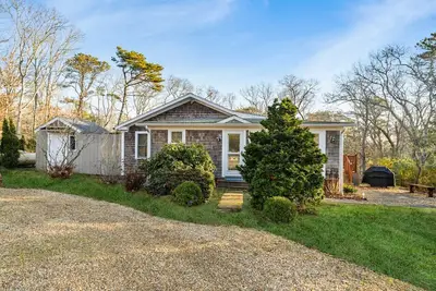 Image de Fresh Pond Chateau Renovated Bright and Cozy Home