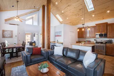 Image de Spring Creek Retreat: 4 bd/3bth at quiet base of ski area