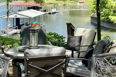 Image de Two Lakefront Homes with Boat Dock, Hot Tub, Wi-Fi, Air-hockey, Kayaks