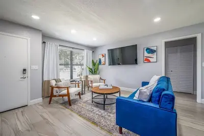 Image de ★Modern Dt 2/1👑King Bed✔Long Stays⚡️WiFi📺Netflix★