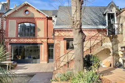 Image de Maison de charme, plein centre, à 50m de la plage