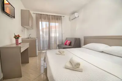Image de Apartments Ćapeta Neum - Studio Apartment with Balcony 9