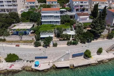 Image de Apartments Lukrecia - Studio Apartment with Sea View 4+1 (1)