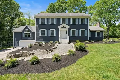 Image de Beautiful Colonial Home in Saunderstown, Ri