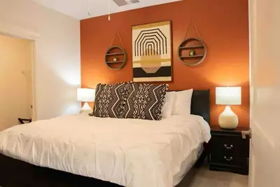 Image de 9 Miles to Downtown | 1000Mbps | King bed | W/D