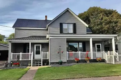 Image de Spacious 4 Br 2ba Home with Bar and Fenced Yard
