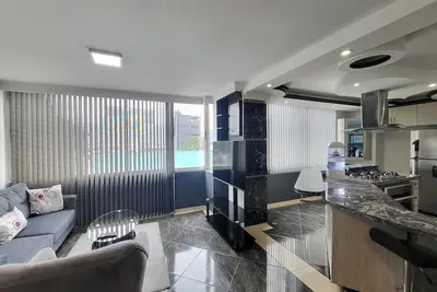 Image de Nice Renovation! Perfect Location! A/C, Washer/Dryer, Fast net! Cable Tv!