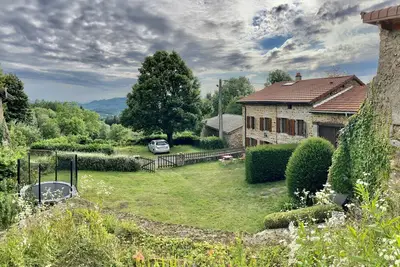 Image de Maison en pierre avec jardin au calme idéale pour familles et randonneurs