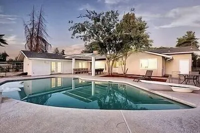 Image de Large 2 Master Bedrooms total 4 bedroom 3 bath, family friendly house with Ac