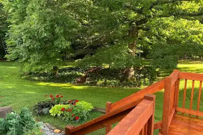 Image de Modern FarmHouse and Barnhouse with Mountain Views on 8+ acres, creek