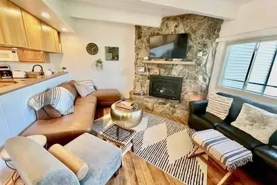 Image de Lake View | 3 Bedroom Condo