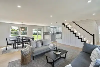 Image de Newly Renovated Hamptons Home Near the Beach