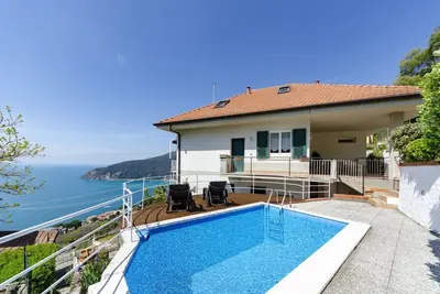 Image de Altido Stunning Flat w/Balcony, Pool & Sea View
