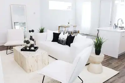 Image de Modern Luxe Home W/ Free Parking, Self Check-in & Wifi