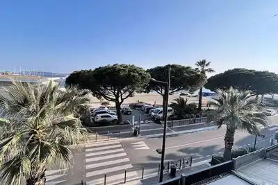 Image de Appartement T3 - 4\/6 personnes - Climatisation - Vue mer - Wifi - Centre et Plage - Sainte Maxime