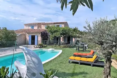 Image de Maison T4 - 6 personnes - Piscine privée - Climatisation - WiFi - Proche centre ville - Sainte Maxime - Classé 2*