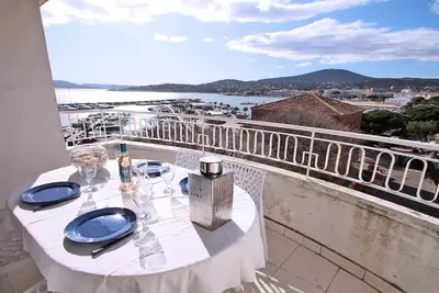 Image de Appartement T3 - 4\/6 personnes - Vue mer - Climatisation - WiFi - Centre ville - Sainte Maxime