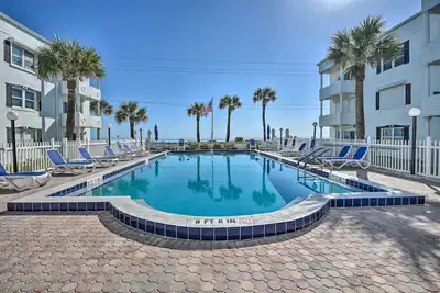 Image de Oceanside Ormond Beach Condo, Steps to Shore!