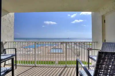 Image de Castle Reef 219 stunning ocean front views!